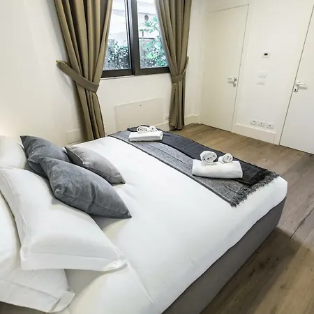 Elegant Fornasa Vecia, Canal View With A Beautiful Garden R&r * Venezia