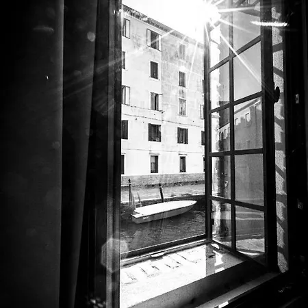 Appartamento Elegant Fornasa Vecia, Canal View With A Beautiful Garden R&r Venezia