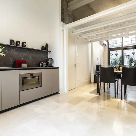 Elegant Fornasa Vecia, Canal View With A Beautiful Garden R&r